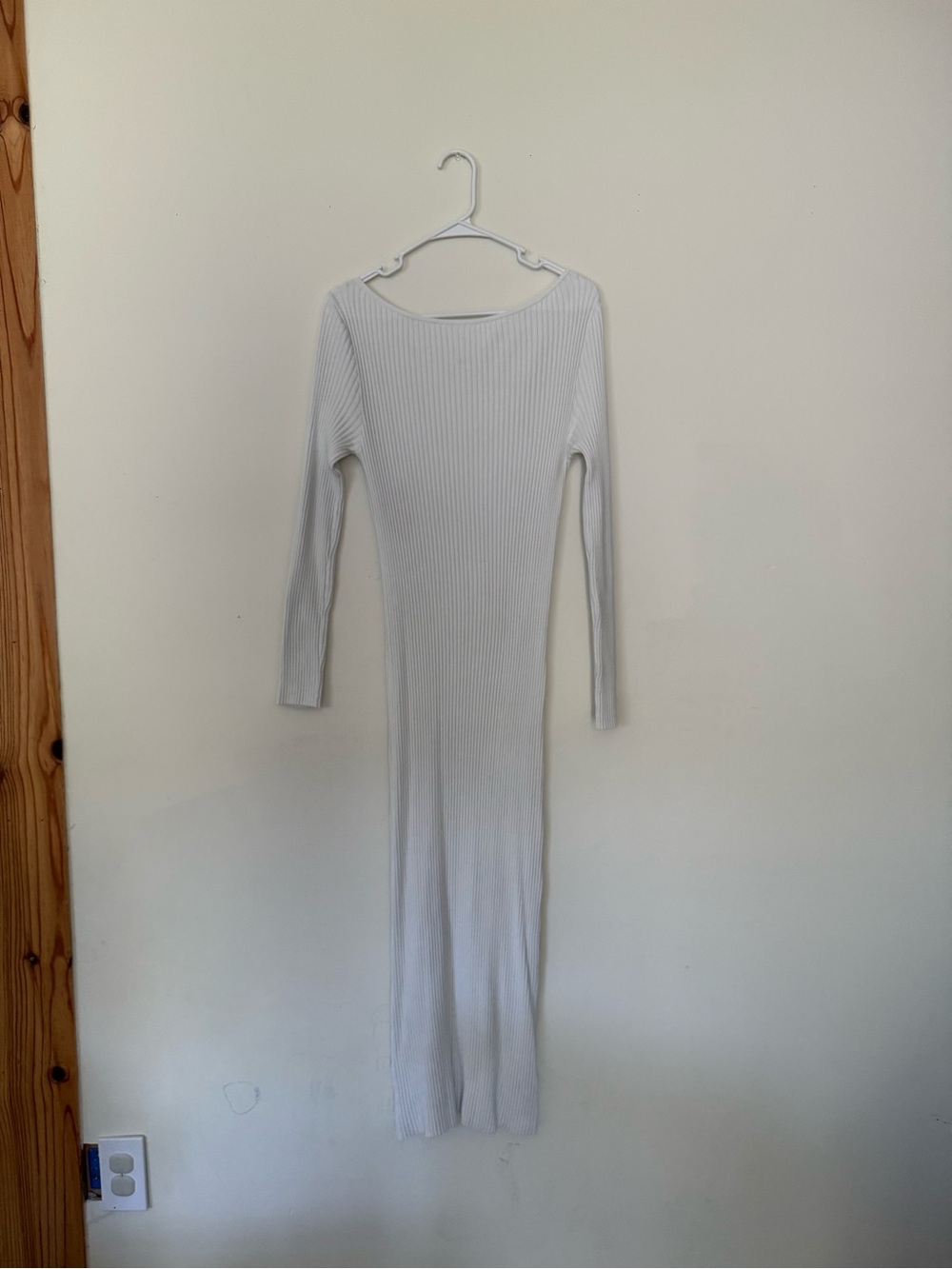 H&M White Ribbed Long Sleeve Maxi Dress